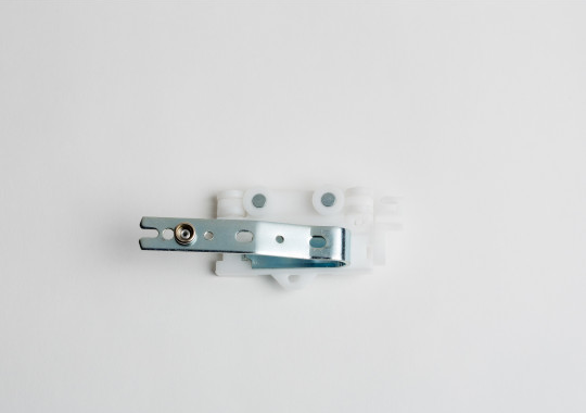 MAESTRO (CARRO) DERECHO DE 6 LLANTAS RIPPLEFOLD (SISTEMA ONDULADO) BROCHE DE METAL