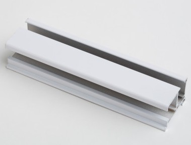 RIEL DE ALUMINIO BLANCO 16 PIES (4.87M) PARA USAR CON CORDON