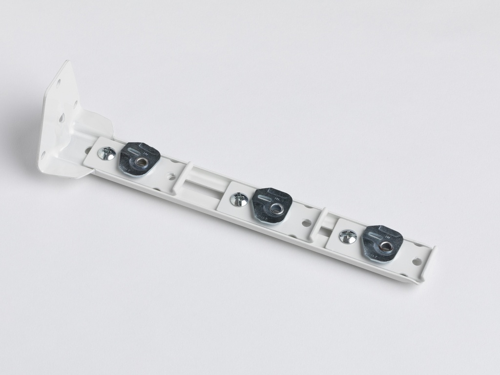 SOPORTE TRIPLE (BRACKET) 8-1/4” (20.95CM) PARA RIEL RM