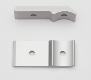 SOPORTE (BRACKET) PARA TECHO; RHD (INCLUYE TORNILLO PARA SUJETAR RIEL)